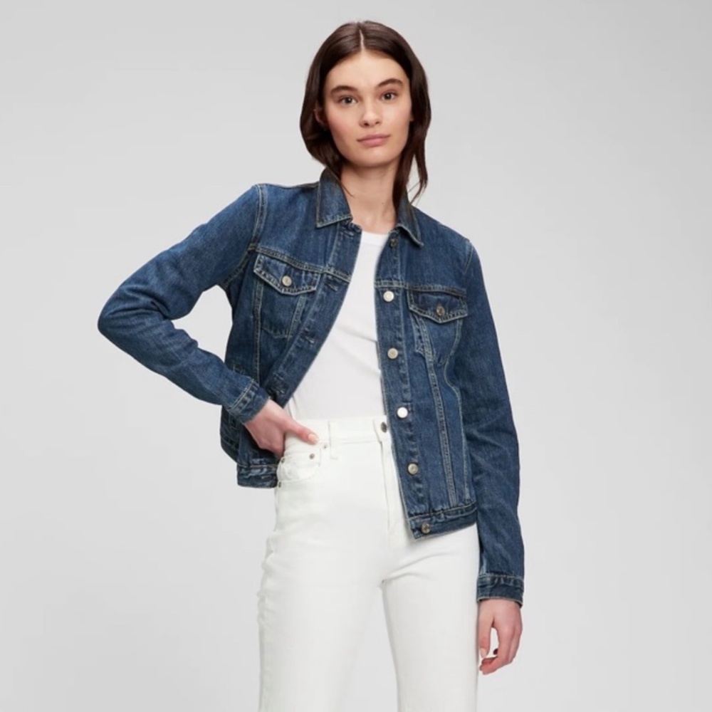 EUC Gap Women's Denim Icon Jacket Dark Indigo - Size Large